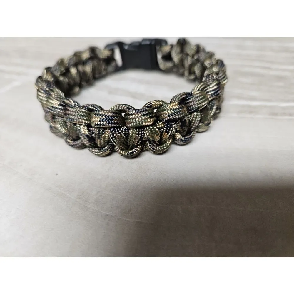 Paracord Camo Bracelet‎ Size 8.5